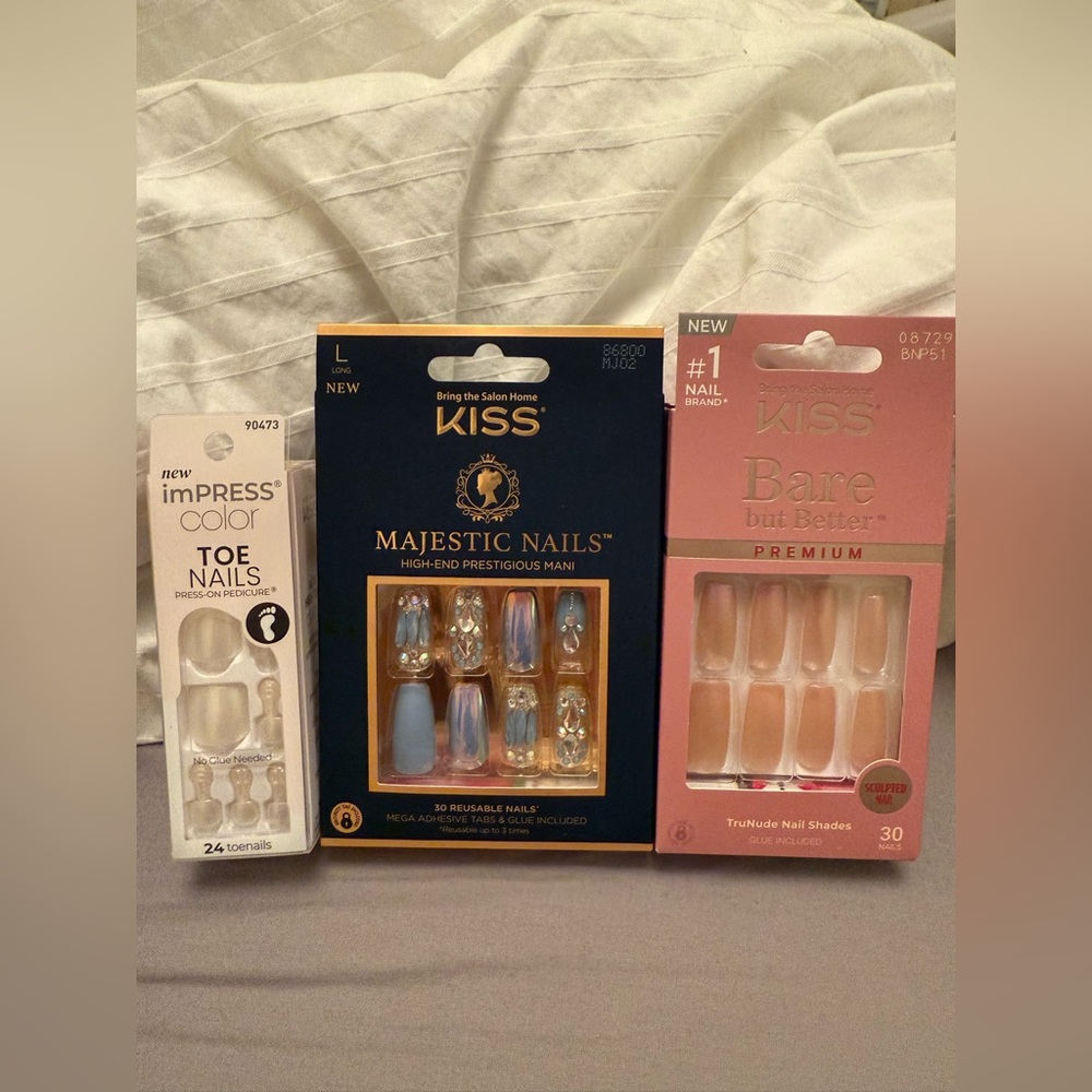 Kiss Nails in Blue, Silver, white and pink